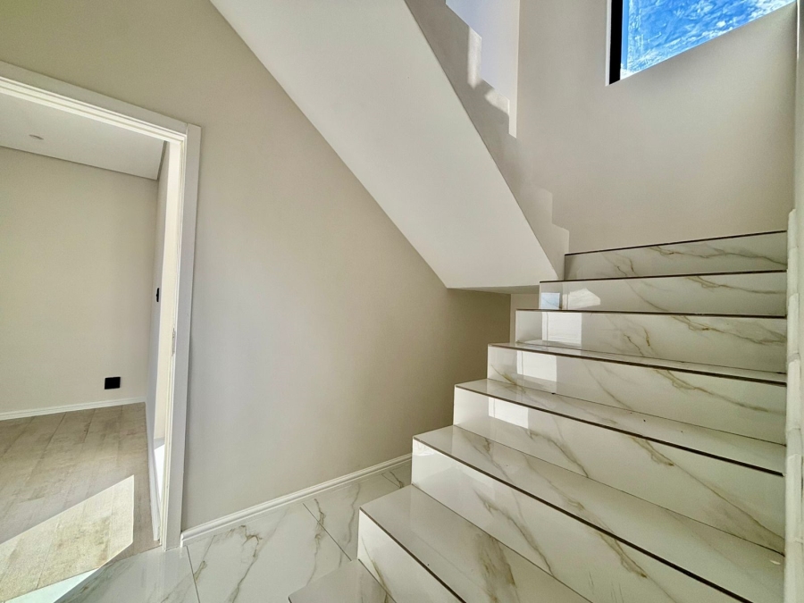 4 Bedroom Property for Sale in Sandown Western Cape